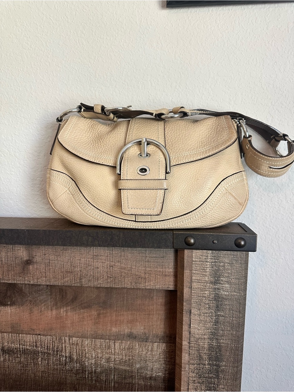 Cream Leather Soho Shoulder Bag - Women's Designer Style